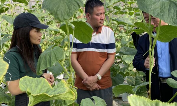 Delegates visiting the Tan Ming Duc Cooperation Farm in Truong Tan commune, Hai Phong city, supporting Vietnam to advance biocontrol collaboration